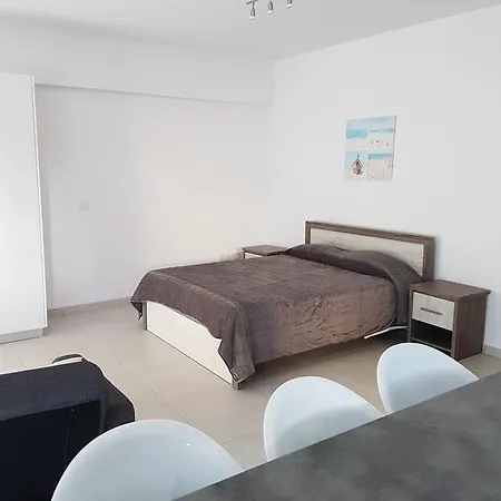 Malibu Court 레메소스
